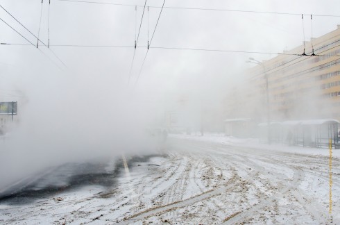 Прорыв теплосетей на ул. Зины Портновой