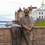 Рыбинск - памятник Л. И. Ошанину